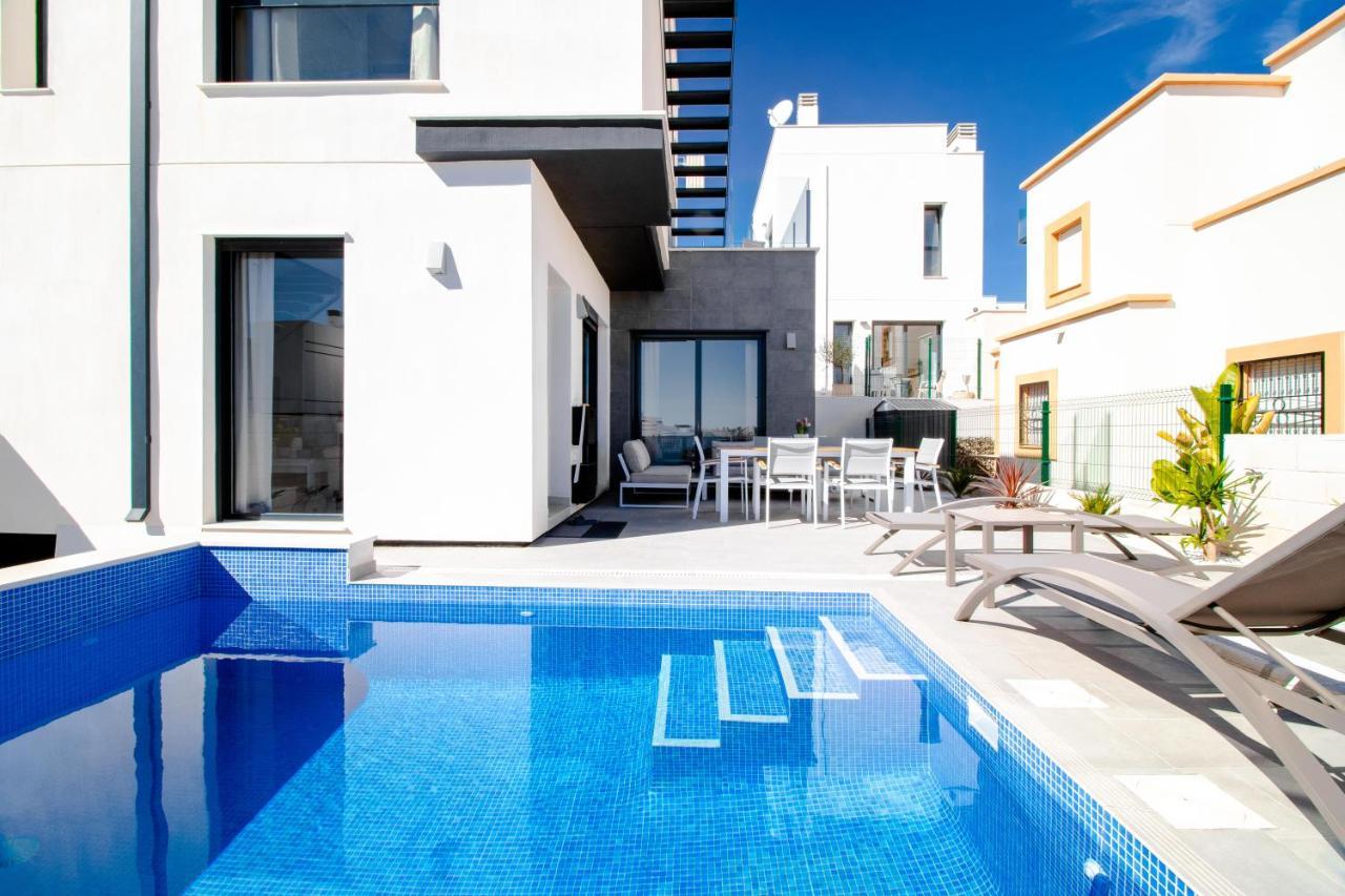 Villa De Lujo Con Piscina 奥里韦拉 外观 照片