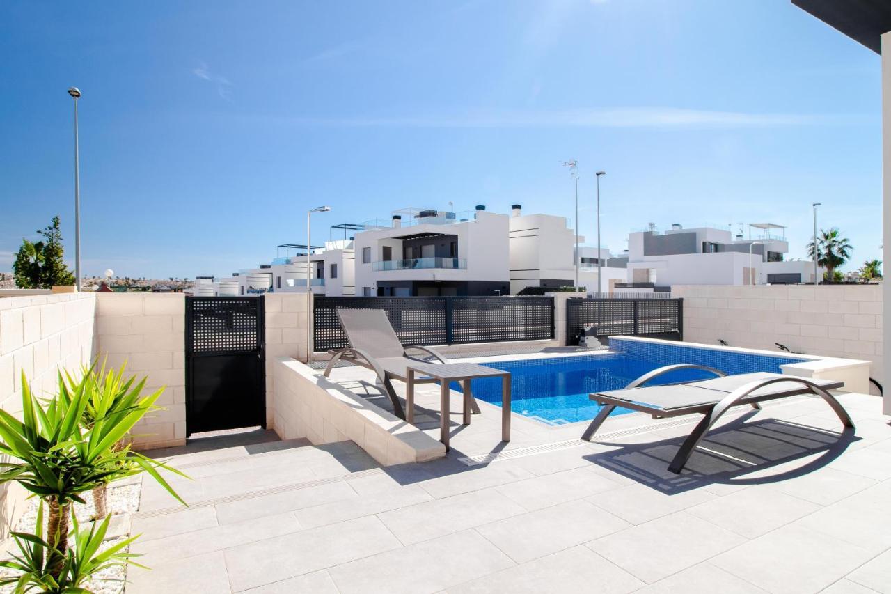 Villa De Lujo Con Piscina 奥里韦拉 外观 照片
