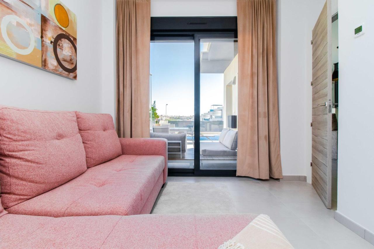 Villa De Lujo Con Piscina 奥里韦拉 外观 照片