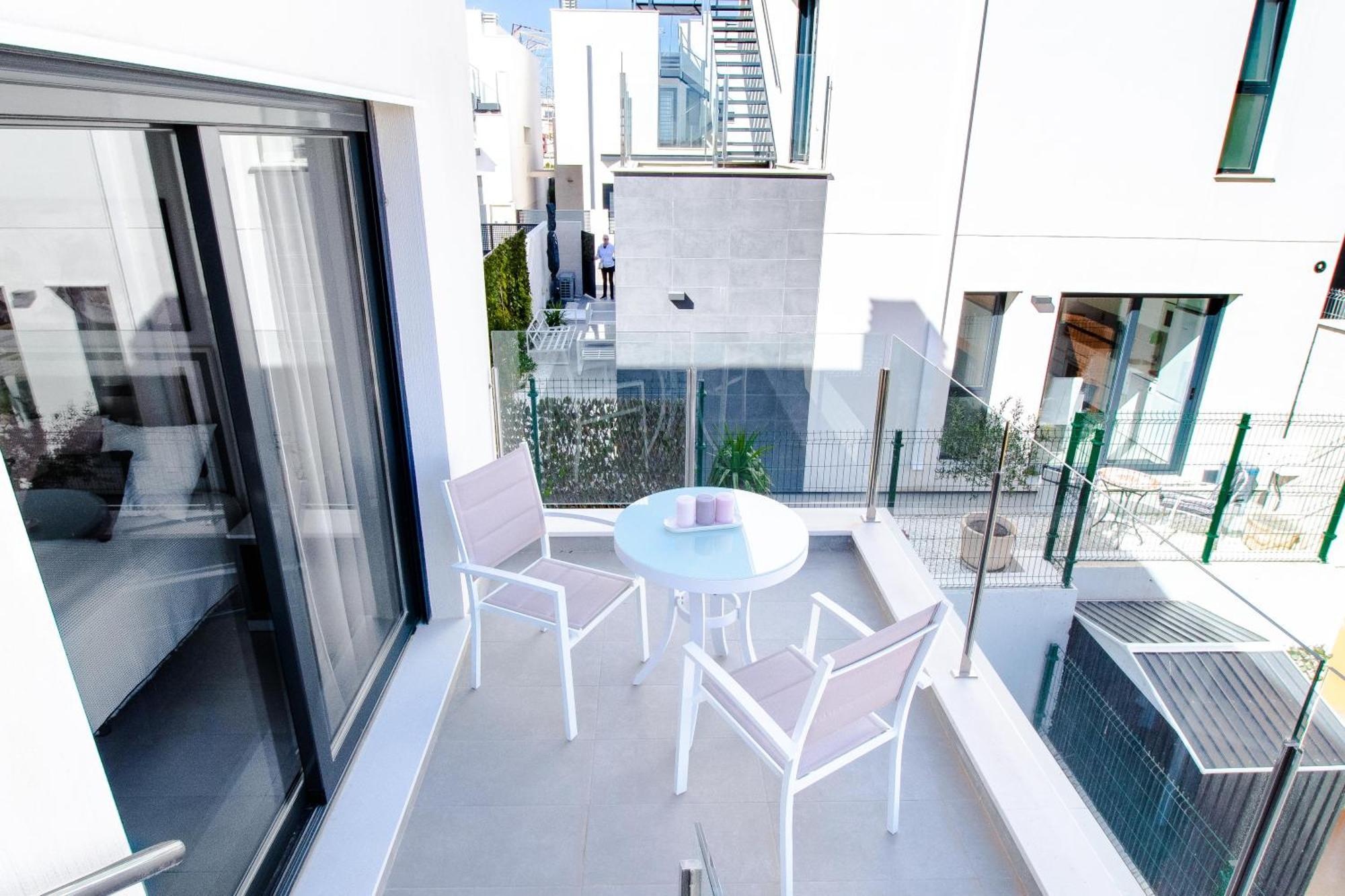 Villa De Lujo Con Piscina 奥里韦拉 外观 照片