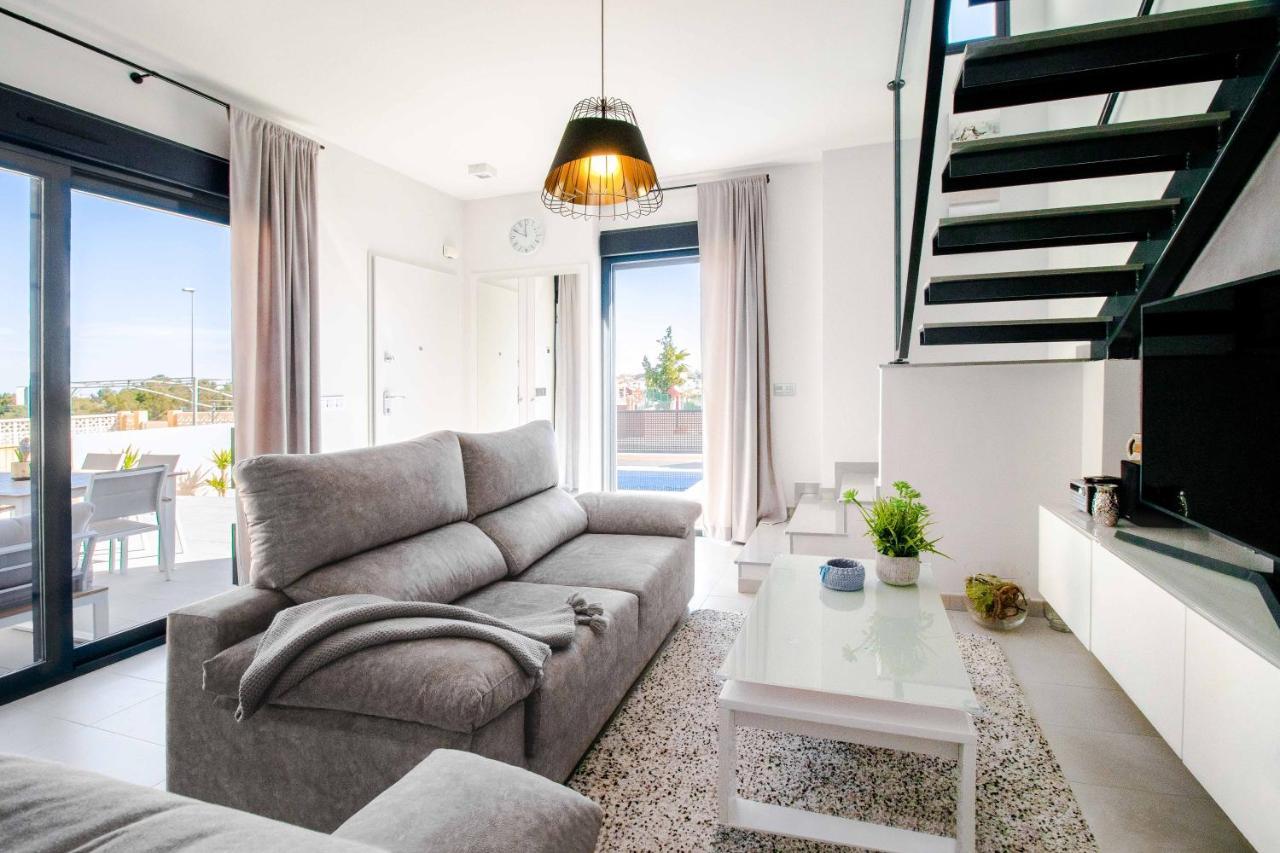 Villa De Lujo Con Piscina 奥里韦拉 外观 照片