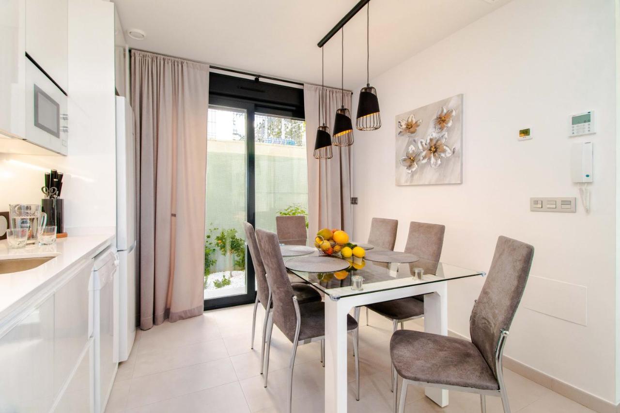 Villa De Lujo Con Piscina 奥里韦拉 外观 照片